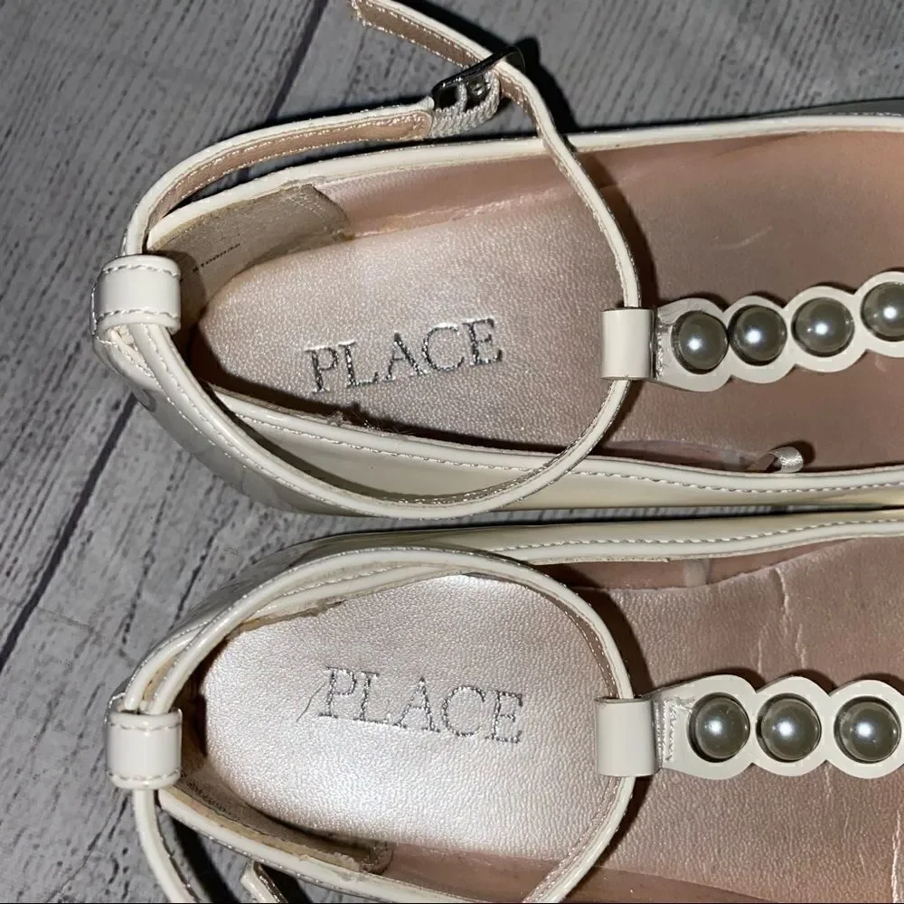 Childrens place patent leather shoe w/ankle bead strap & buckle close sz 11